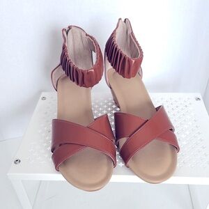 Women’s 2 inch Wedge Heel Tan Size 39 US 8.5 Back Zippered Crisscross Top